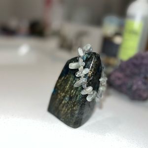 White labradorite tumbled chip bracelet